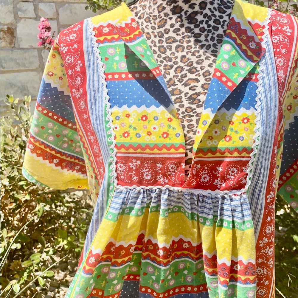 Vintage, adorable 60s hippie maxi dress 💛